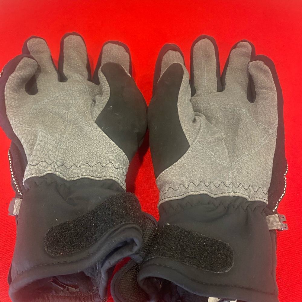 Pearl Izumi Black and Gray Gloves